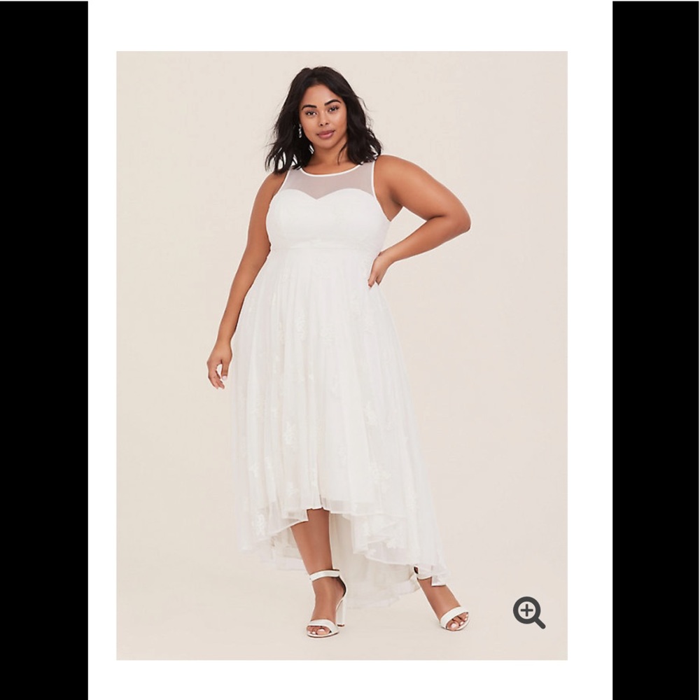 COPY - 🛏 📦 🆕Ivory Embroidered H/L Dress